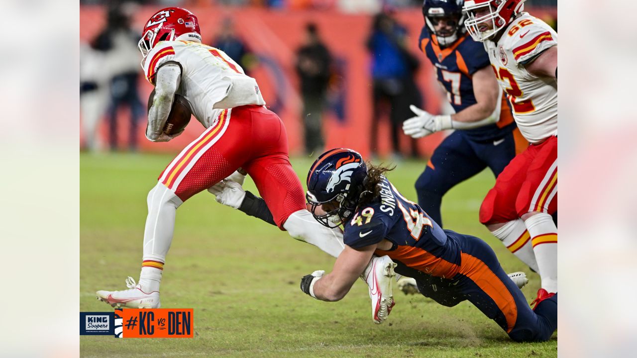 Broncos vs. Chiefs game gallery: Broncos host Kansas City rivals to open  season series