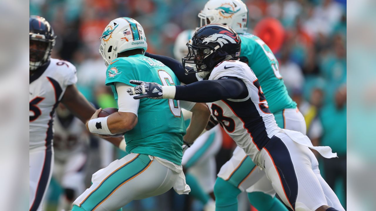 Miami Gardens, Florida, USA. 8th Sep, 2019. Baltimore Ravens quarterback Robert  Griffin III (3) in action during an NFL football game against the Miami  Dolphins at the Hard Rock Stadium in Miami