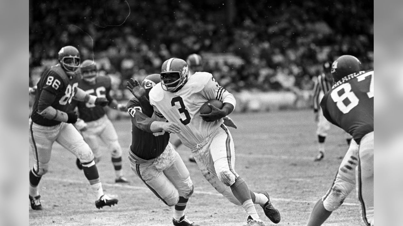 CIRCA 1960's: Quarterback/Kicker George Blanda of the Houston Oilers  News Photo - Getty Images