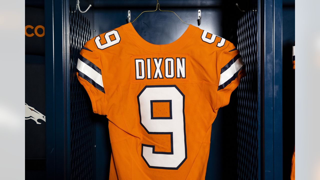 PITvsDEN: Broncos break out the Color Rush uniforms, vintage decals