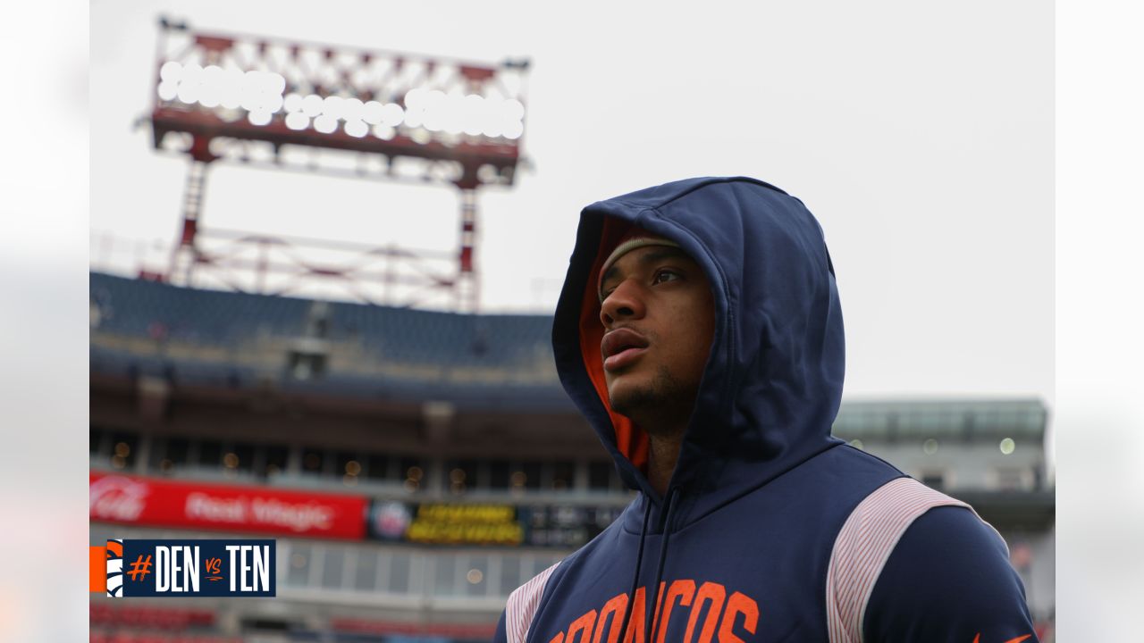 Pregame photos: Broncos arrive and prepare for Week 10 game vs. Titans