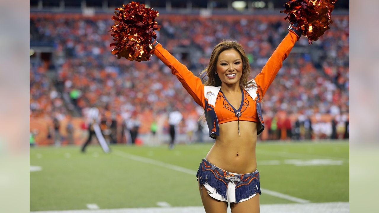 Denver Broncos Cheerleaders - Rookie Annie shooting in a Hush Los