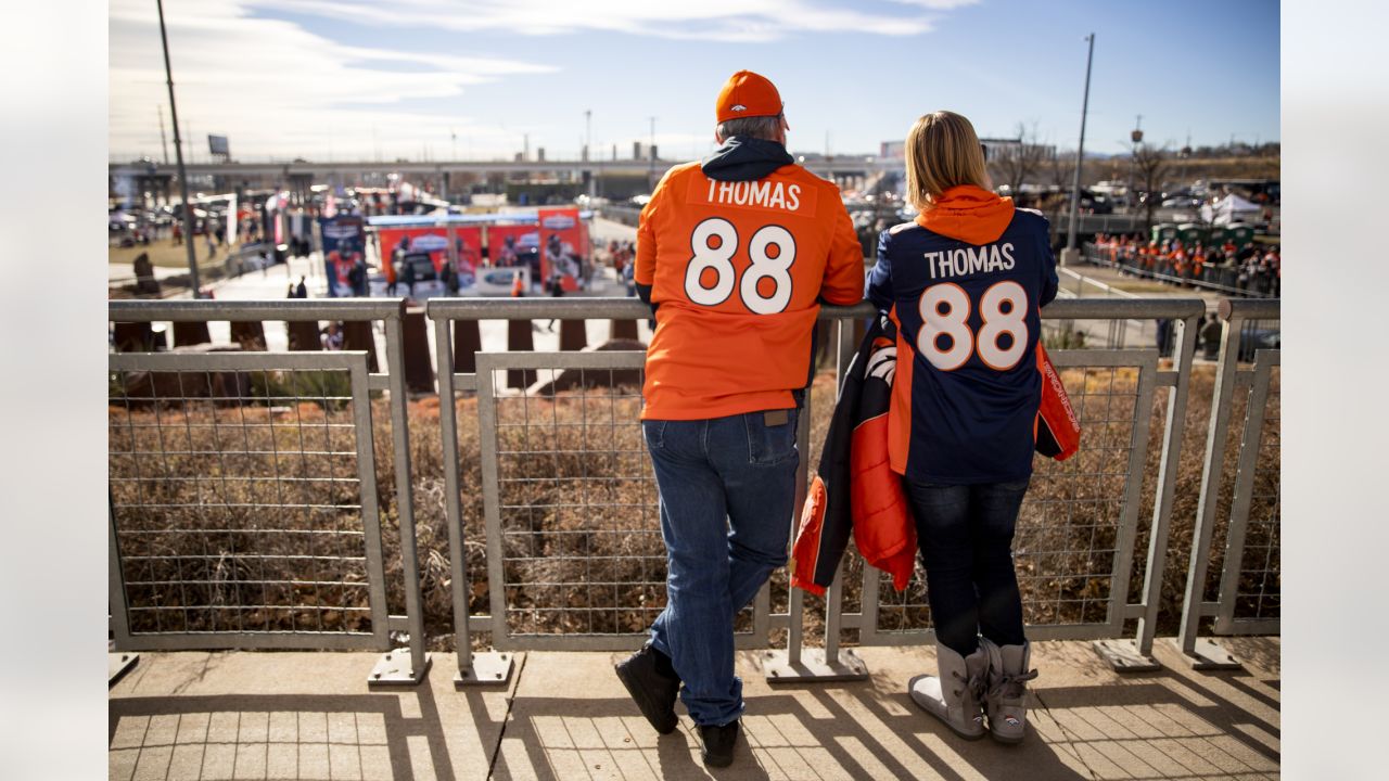 Broncos to honor Demaryius Thomas with moment of silence and No. 88 helmet  decals after his death at 33