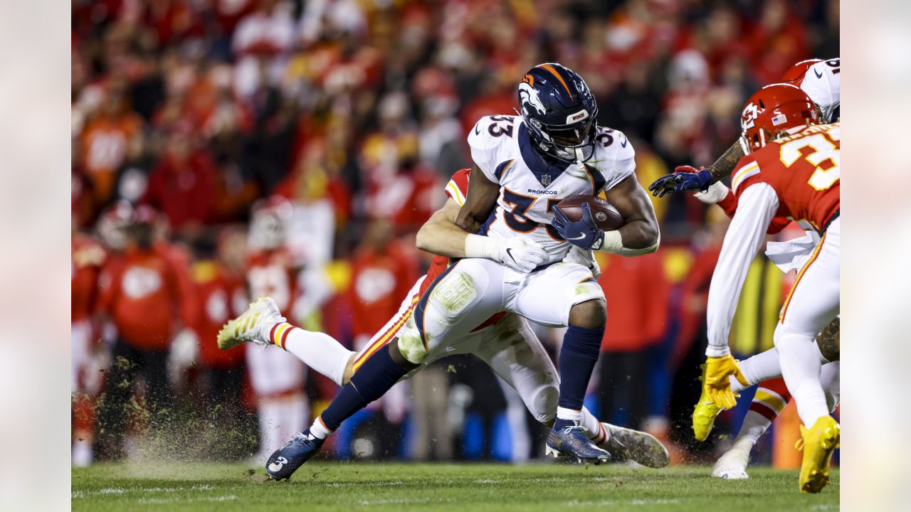 DENvsKC in-game photos: Broncos battle to the end, fall vs. Chiefs