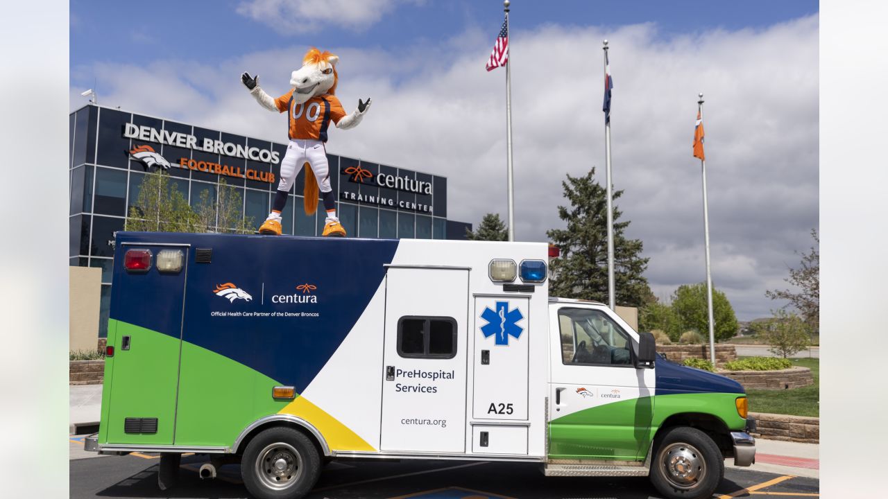 Broncos announce 10-year partnership with Centura Health, including  training facility naming rights