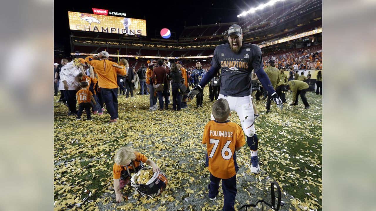 Denver Bronco ~ Tyler Polumbus #76 Tackle - Six In Seoul