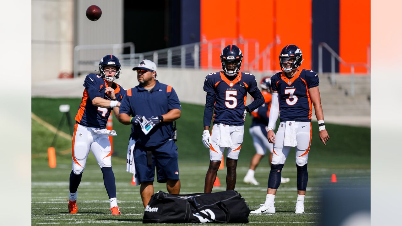 Okwuegbunam, McLaughlin help the Broncos rout the mistake-prone Rams 41-0  in preseason finale - ABC News