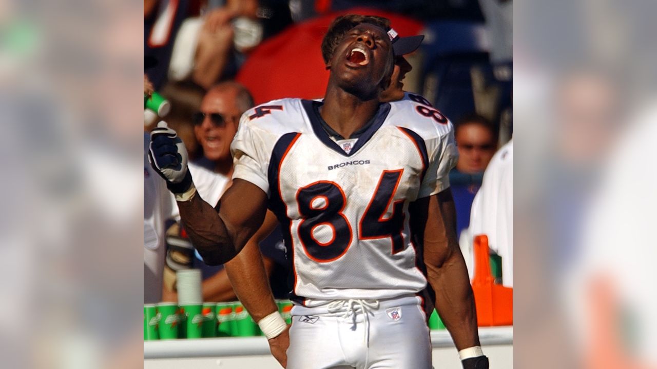 Tight end Shannon Sharpe (84) runs upfield – Denver Broncos History