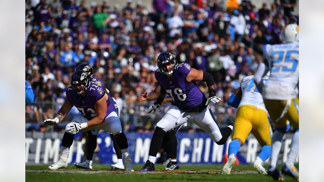 Denver Broncos guard Ben Powers, right, squares off against guard