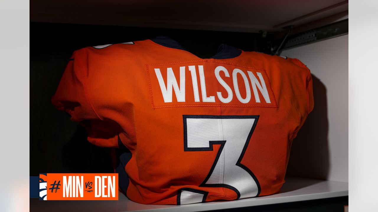 Pregame photos: Broncos arrive and prepare for preseason finale vs. the  Vikings