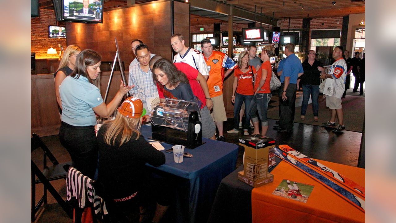 DirecTV Hosts Fantasy Draft Party at Tavern