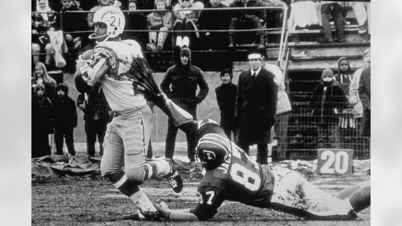 NFL 100: At No. 16, Deacon Jones head-slapped, smack-talked and