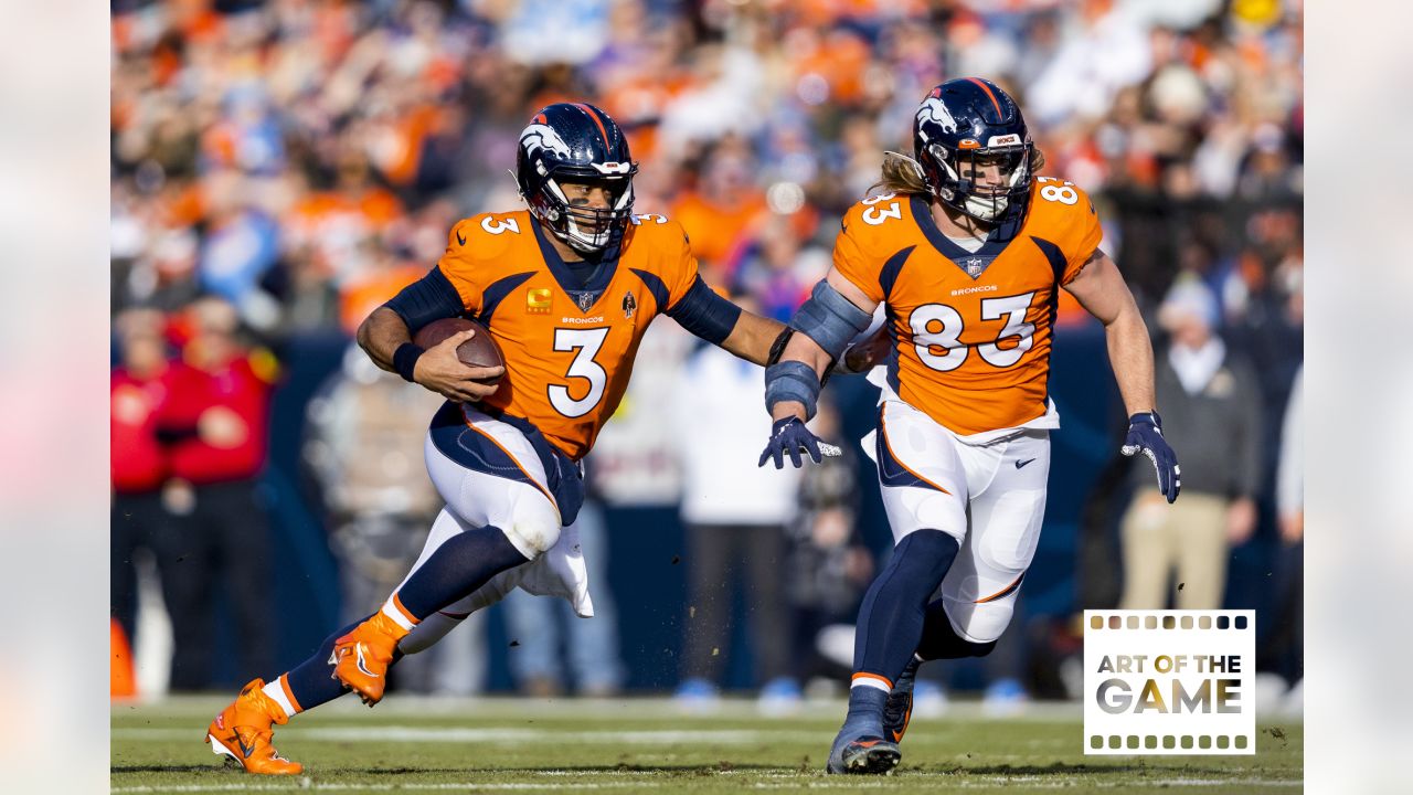 Pregame photos: Broncos arrive and prepare for Week 18 game vs. Chargers