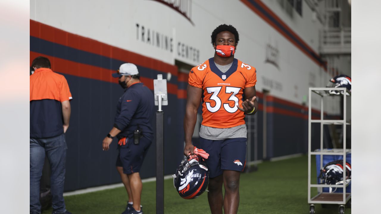 Denver Broncos guard Quinn Meinerz (77) takes part in drills during a  mandatory NFL football minicamp at the Broncos' headquarters Tuesday, June  13, 2023, in Centennial, Colo. (AP Photo/David Zalubowski Stock Photo -  Alamy