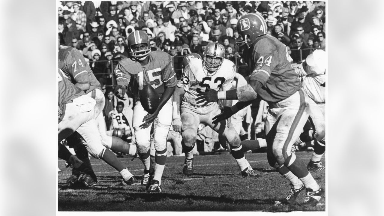 Marlin Briscoe: A Trailblazer For Today's Black Quarterback, HBCU Football  Players - HBCU Legends