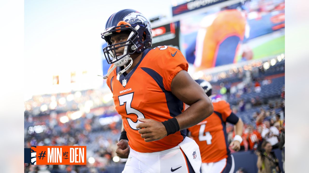 Pregame photos: Broncos arrive and prepare for preseason finale vs. the  Vikings