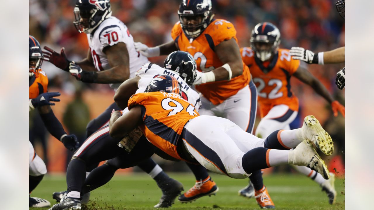 Denver Broncos defensive end Shelby Harris celebrates his sack on New  News Photo - Getty Images