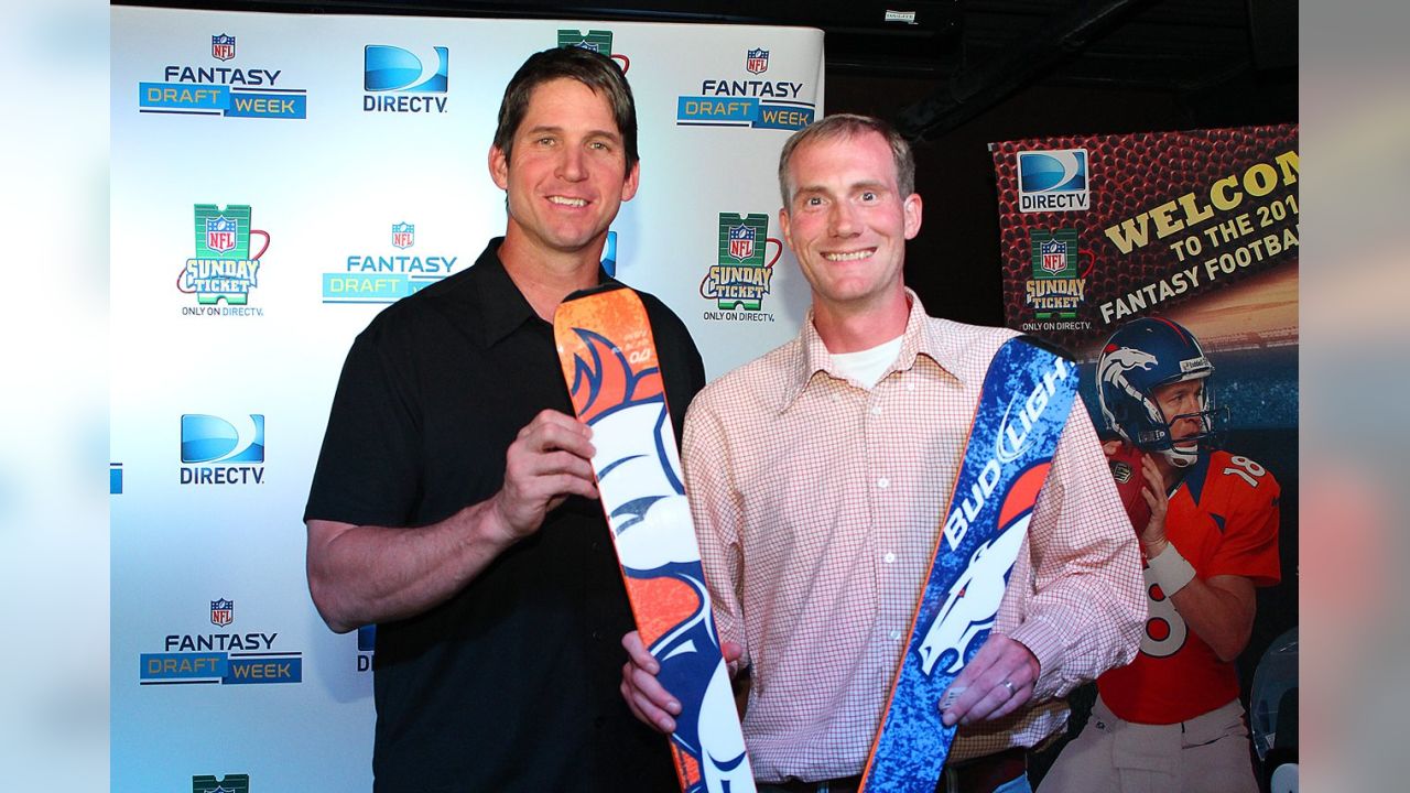 DirecTV Hosts Fantasy Draft Party at Tavern