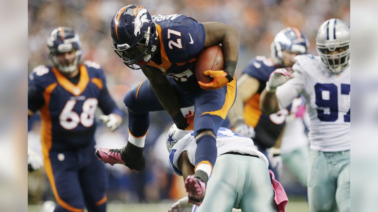 Denver Broncos guard Zane Beadles (68) congratulates wide receiver