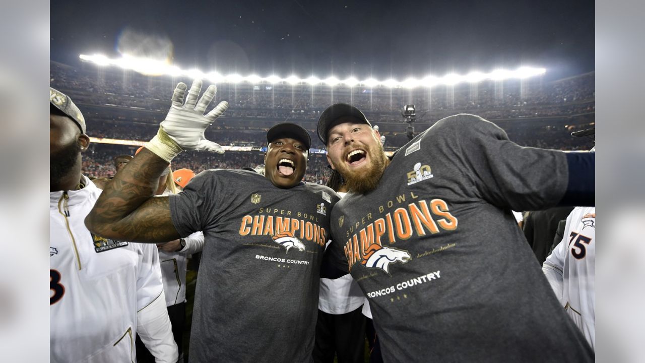 Broncos players showered with Super Bowl 50 swag – The Denver Post