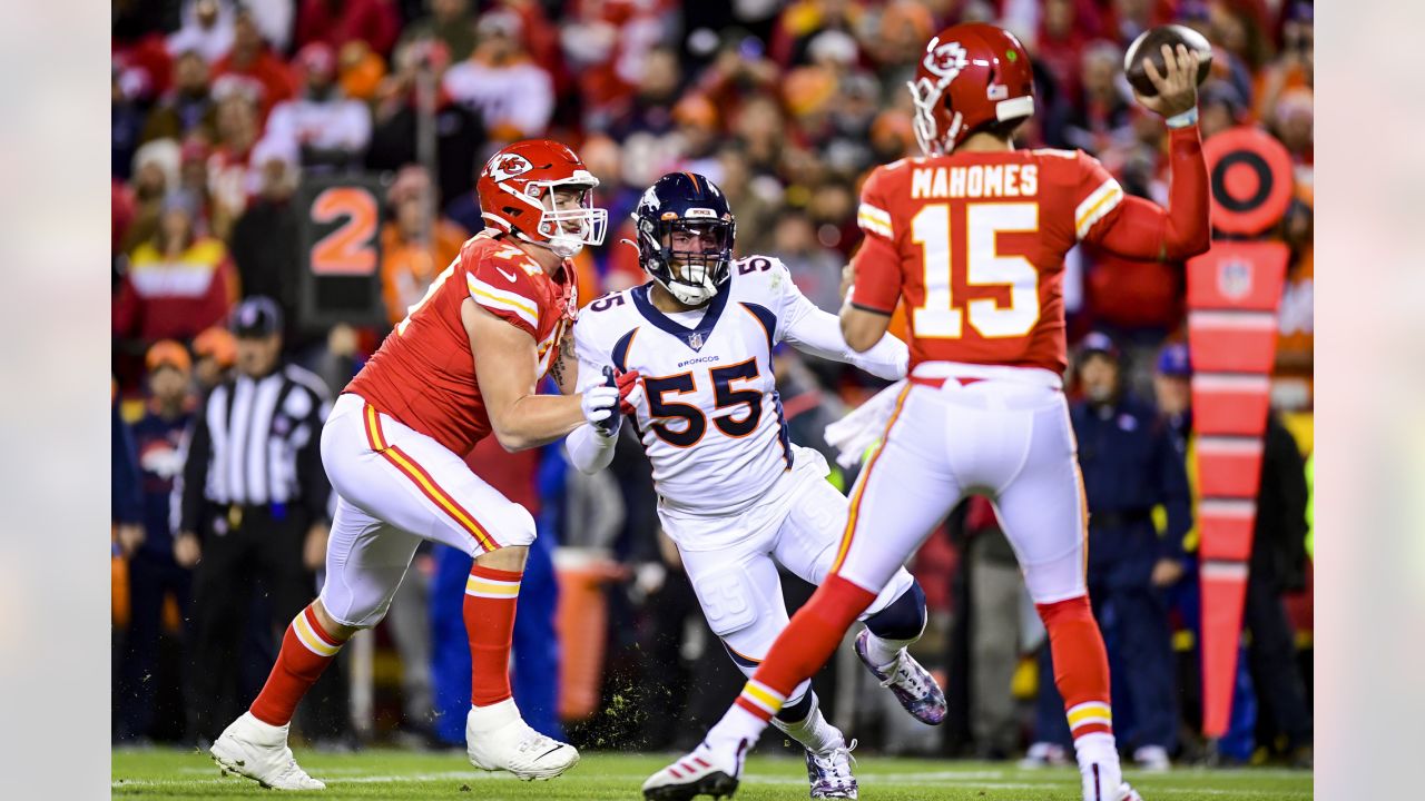 DENvsKC in-game photos: Broncos battle to the end, fall vs. Chiefs