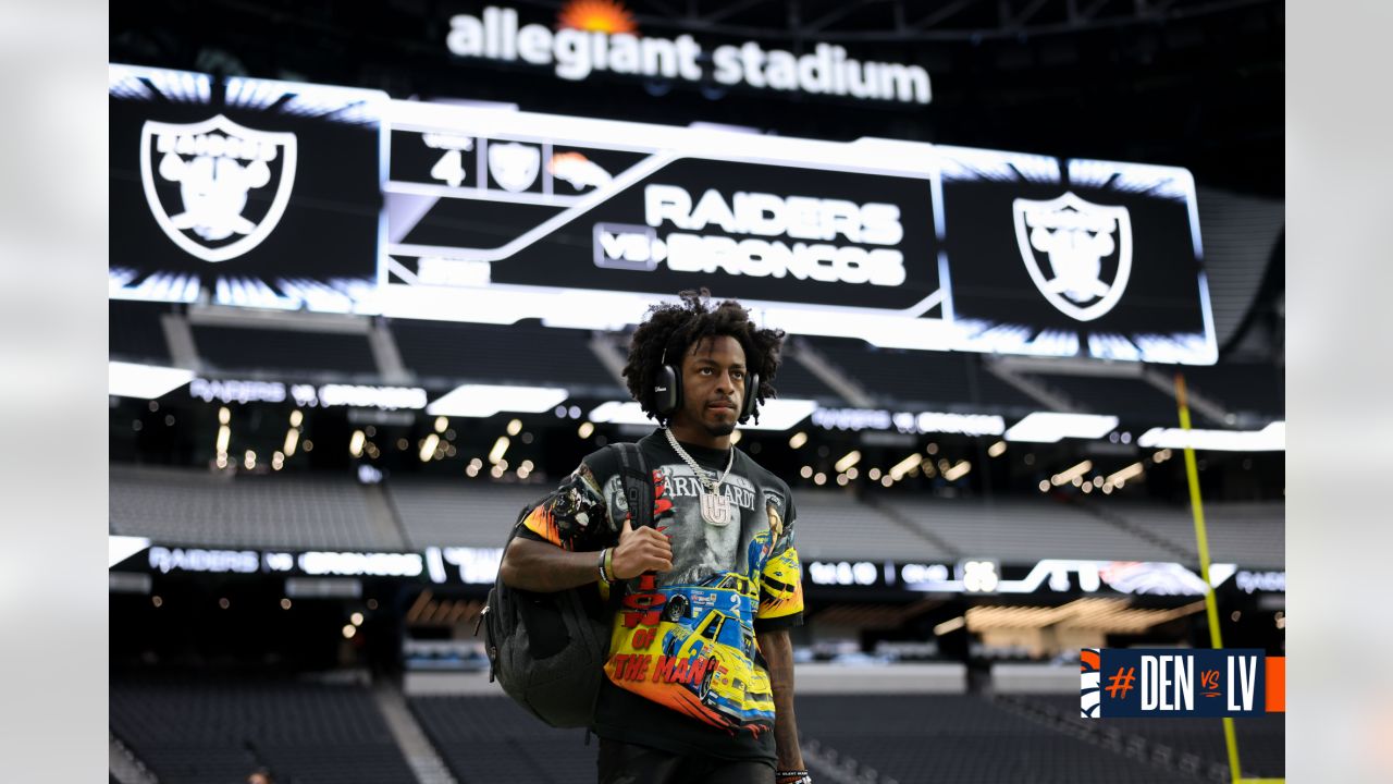 Pregame photos: Broncos arrive and prepare for Week 4 game vs. Raiders