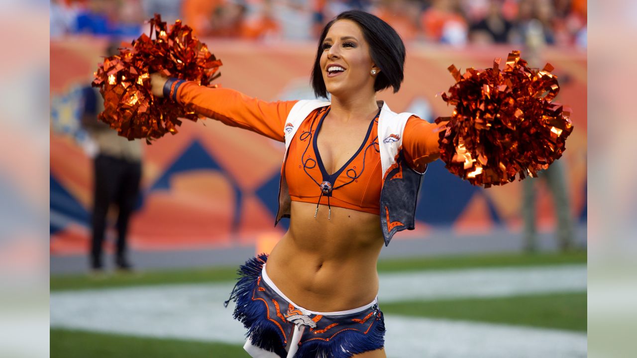 Broncos Cheerleaders on X: .@DBC_Jaelyn is bringing some much