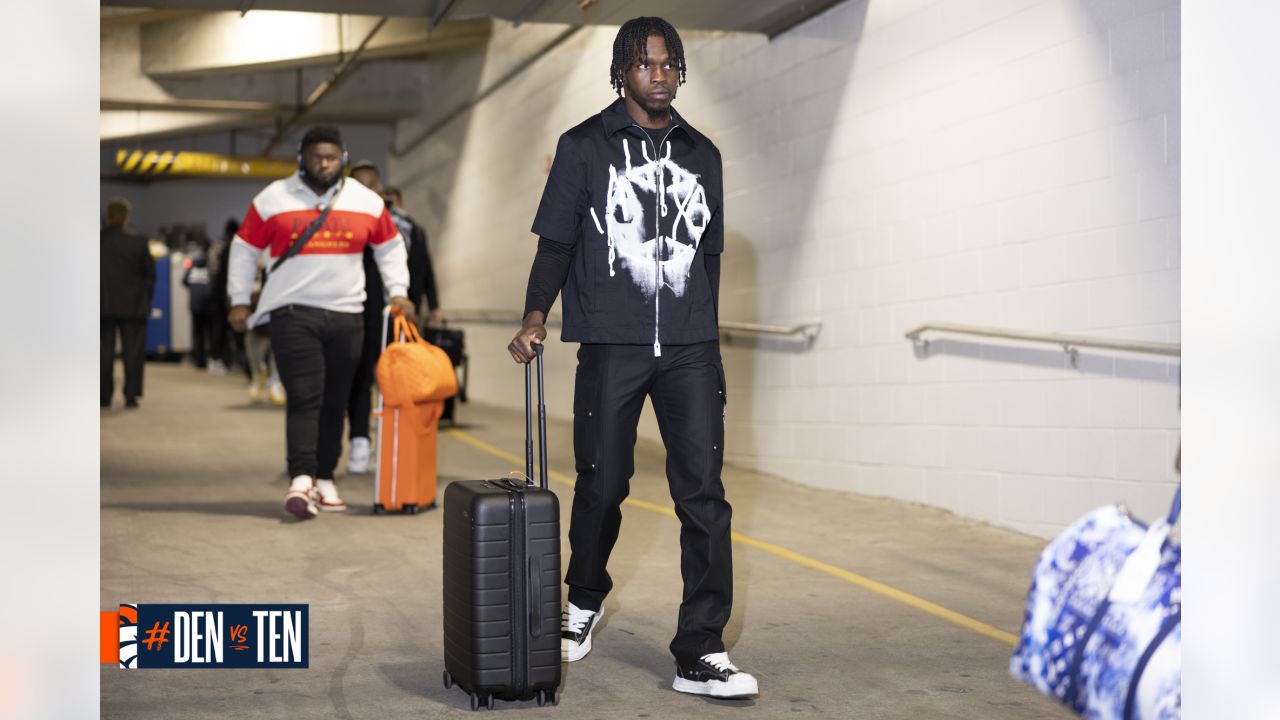 Pregame photos: Broncos arrive and prepare for Week 10 game vs. Titans