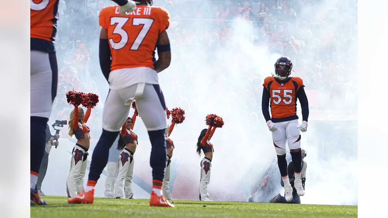 Shots of the Game: Celebrating Victory Monday after the Broncos