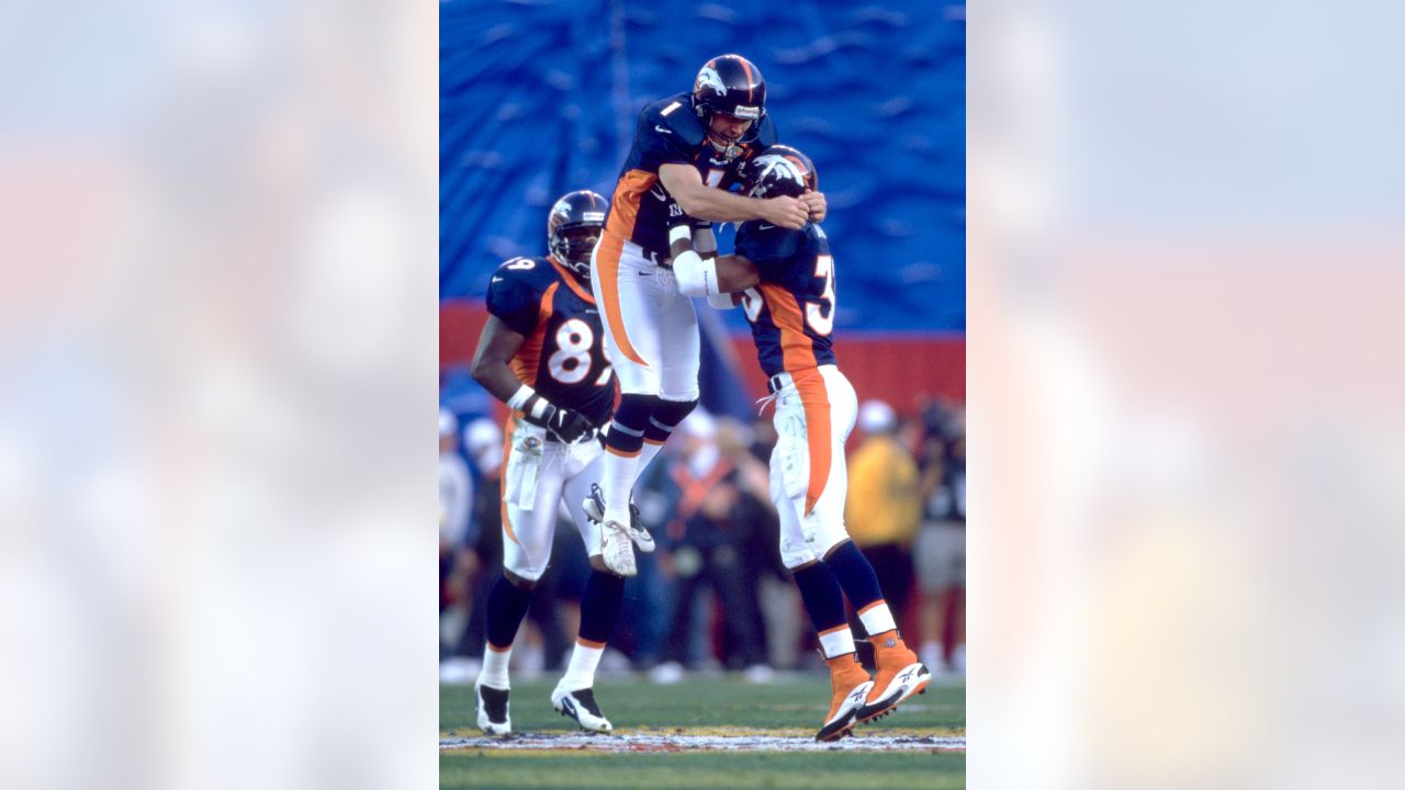 Denver Broncos' kicker Jason Elam (1) and teammate Nate Jackson (81)  celebrate Elam field goal during a game versus the Buffalo Bills at Ralph  Wilson Stadium in Orchard Park. NY. Denver Broncos