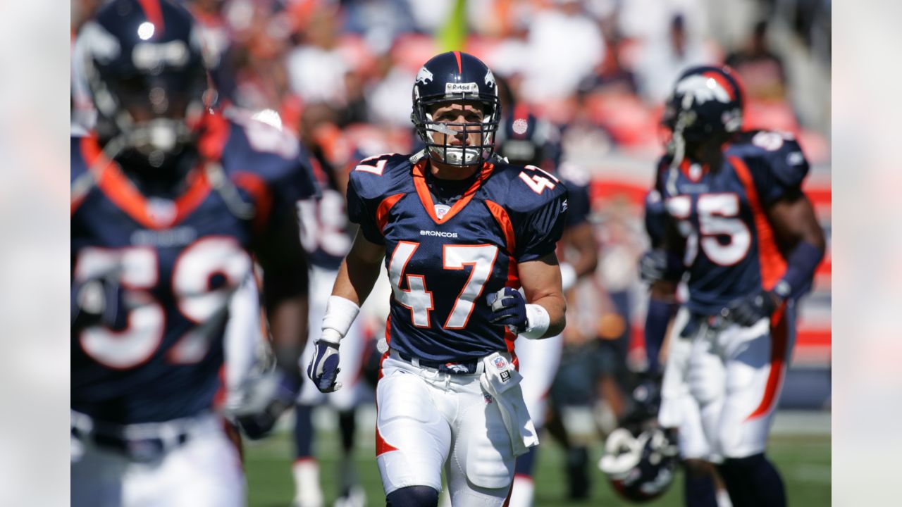 Safety John Lynch 47 of the Denver Broncos lines up against the News  Photo - Getty Images