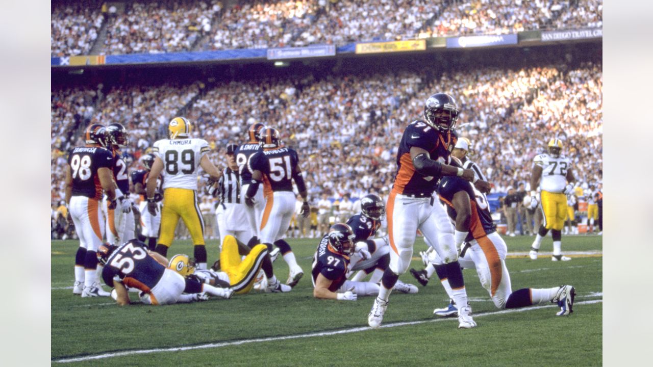 John Elway of the Denver Broncos during Super Bowl XXXII on 1/25/98 in San  Diego, CA Broncos 31, Packers 24 Stock Photo - Alamy