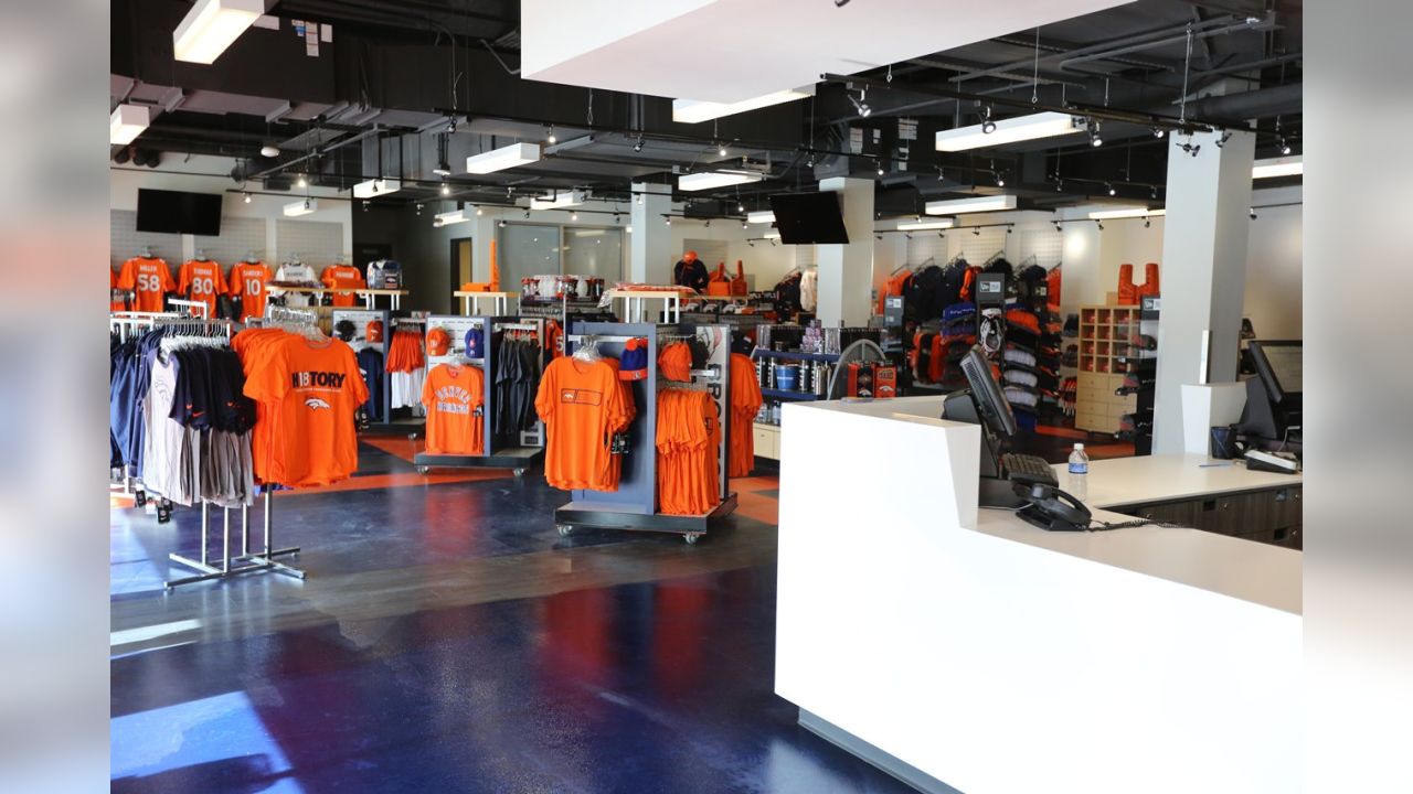 Denver Broncos Team Store • Denver Broncos Stadium • Denver, Colorado •  HNTB