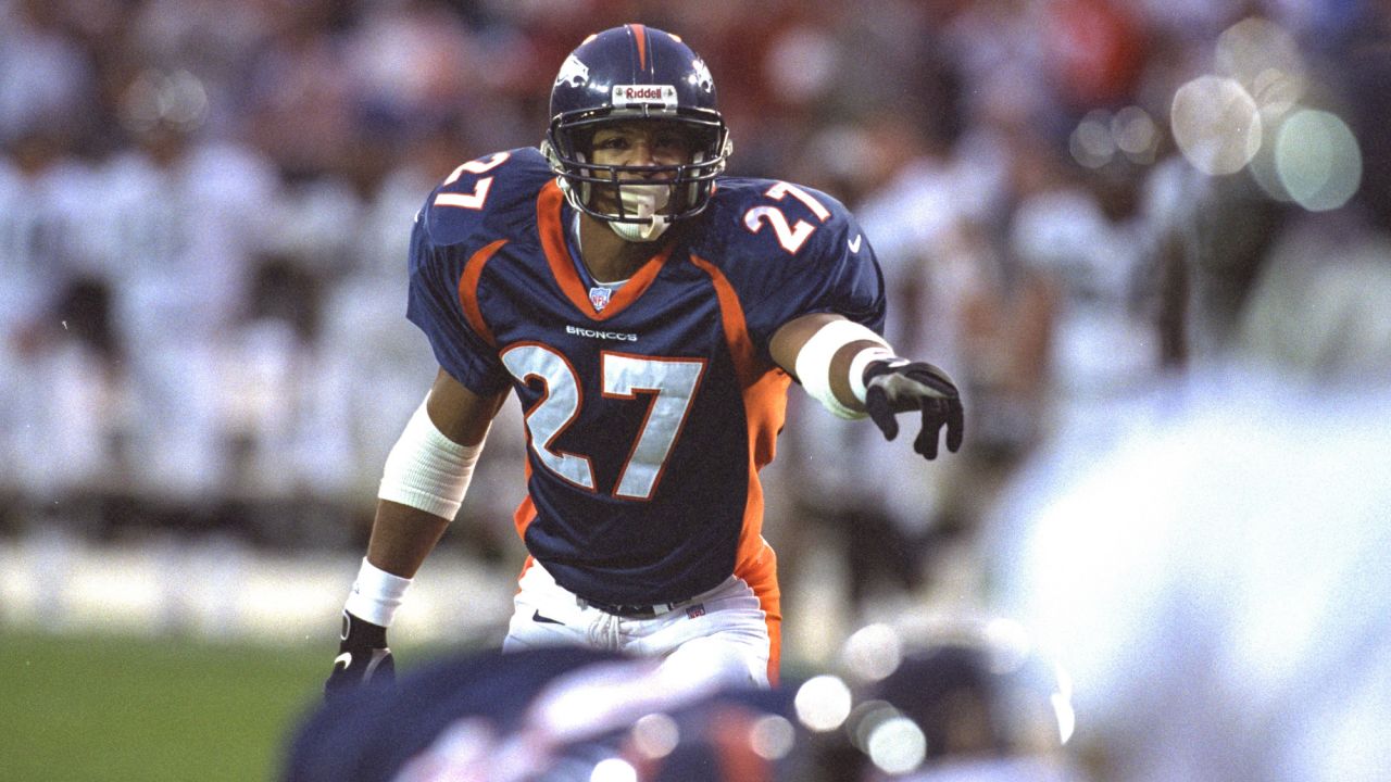 CBS analyst James Lofton looks on before an NFL football game between the Denver  Broncos and the Las Vegas Raiders Sunday, Sept. 10, 2023, in Denver. (AP  Photo/Jack Dempsey Stock Photo - Alamy