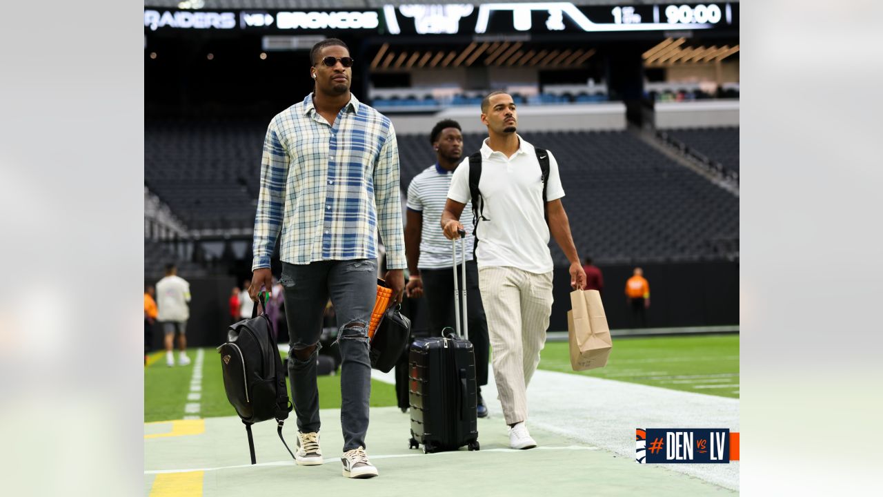 Pregame photos: Broncos arrive and prepare for Week 4 game vs. Raiders