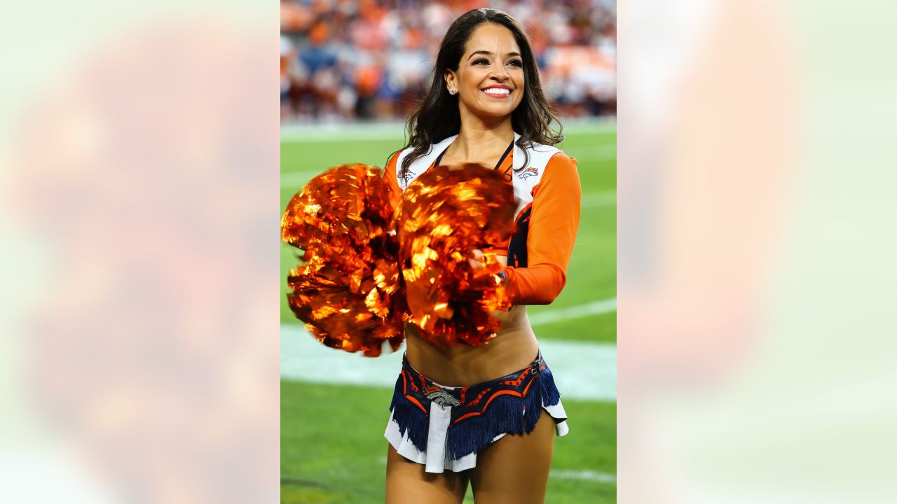 Denver Broncos cheerleaders during an NFL preseason football game, Aug. 27,  2022, in Denver. (AP Photo/David Zalubowski Stock Photo - Alamy