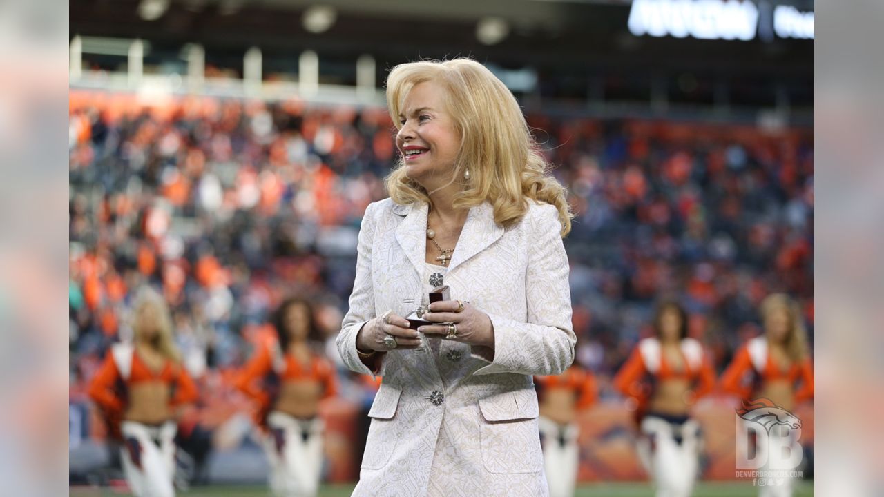 Annabel Bowlen, wife of Broncos owner, announces she too has Alzheimer's