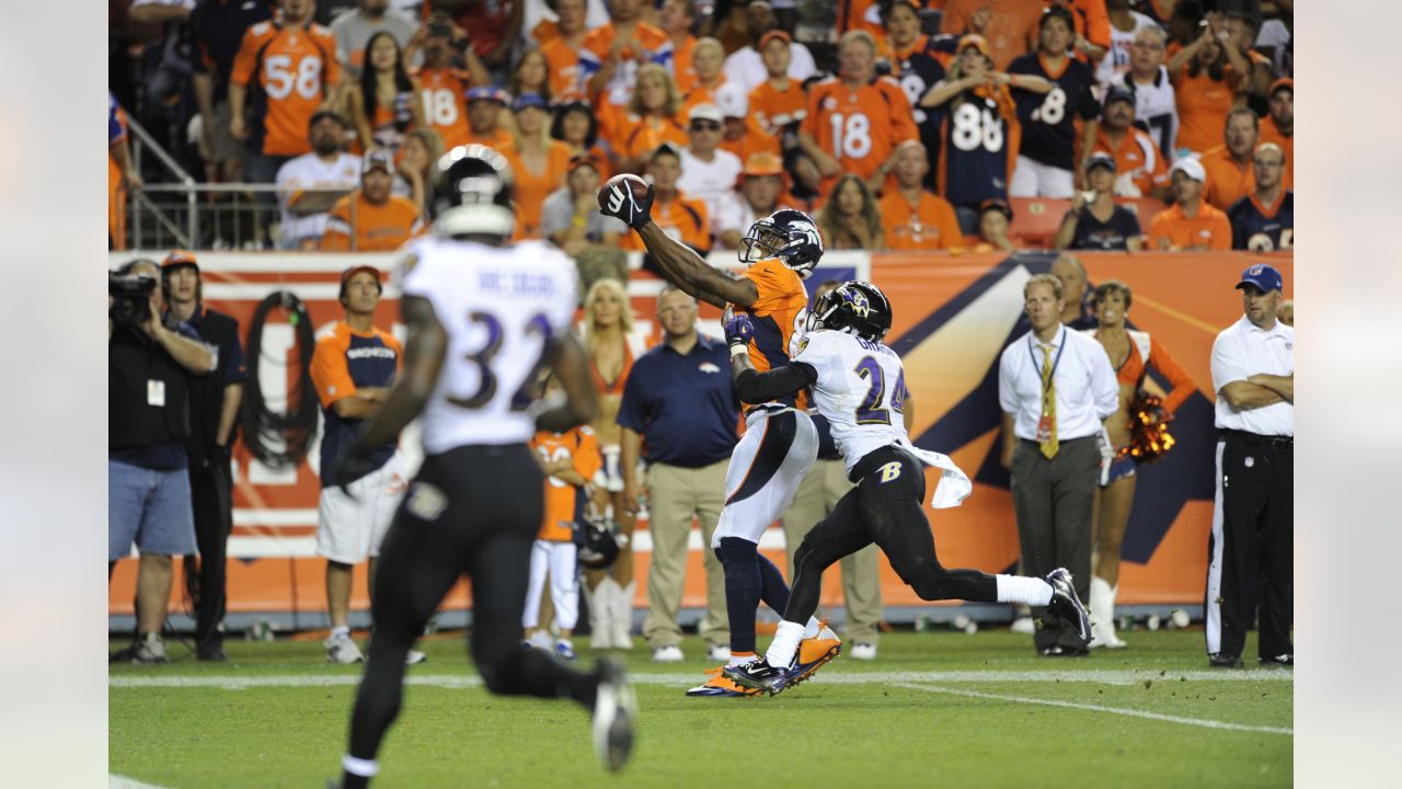 September 15, 2013: Denver Broncos quarterback Peyton Manning (18) signals  a touchdown during a week 2 NFL matchup between the Denver Broncos and the  Stock Photo - Alamy