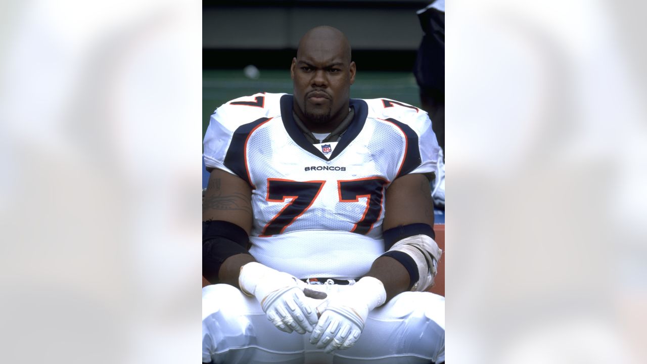 Tony Jones, 2-time Super Bowl champion with Broncos, dies at 54