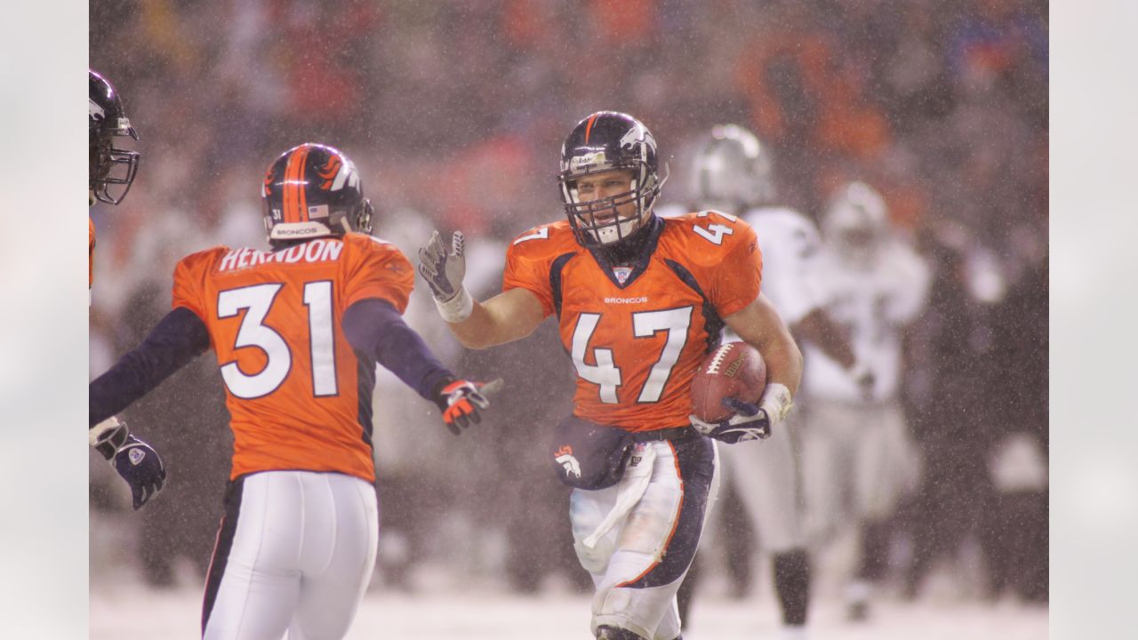 Safety John Lynch 47 of the Denver Broncos lines up against the News  Photo - Getty Images