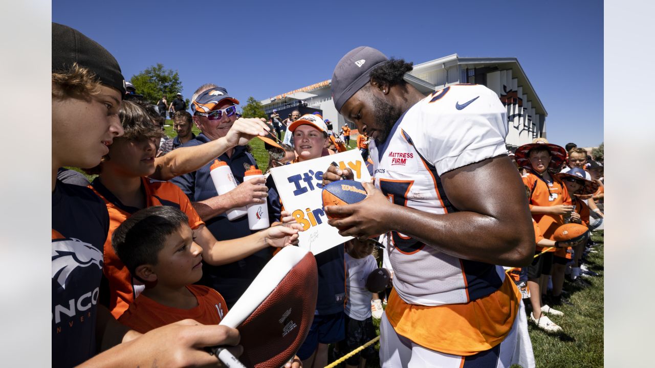 Broncos training camp rewind, day 15: Dropped passes plague return to full  pads practice – The Denver Post