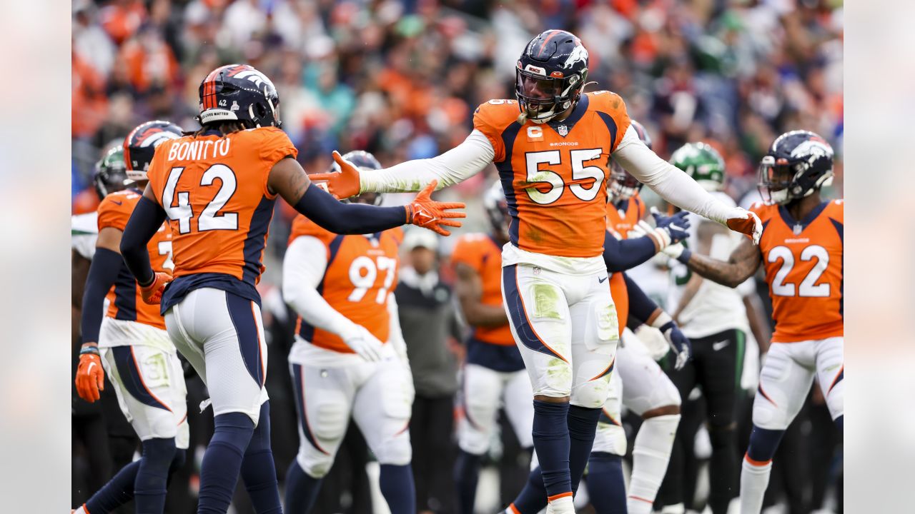 Broncos vs. Jets game gallery: Denver in a tight battle vs. New York