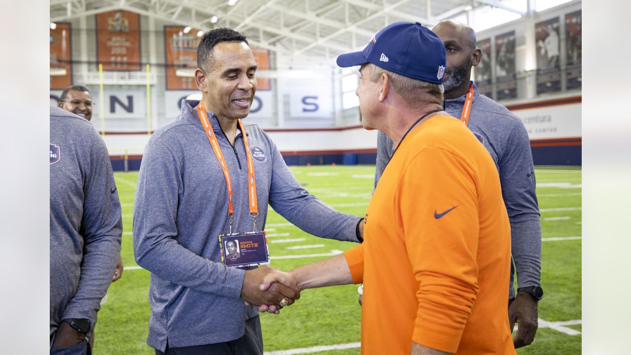 It's great to be back': Super Bowl XXXIII alumni, Ring of Famers take in  Broncos practice ahead of Week 2