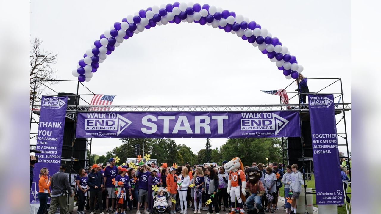 Marathon runner pits Packers fans vs. Cowboys fans in fundraising race