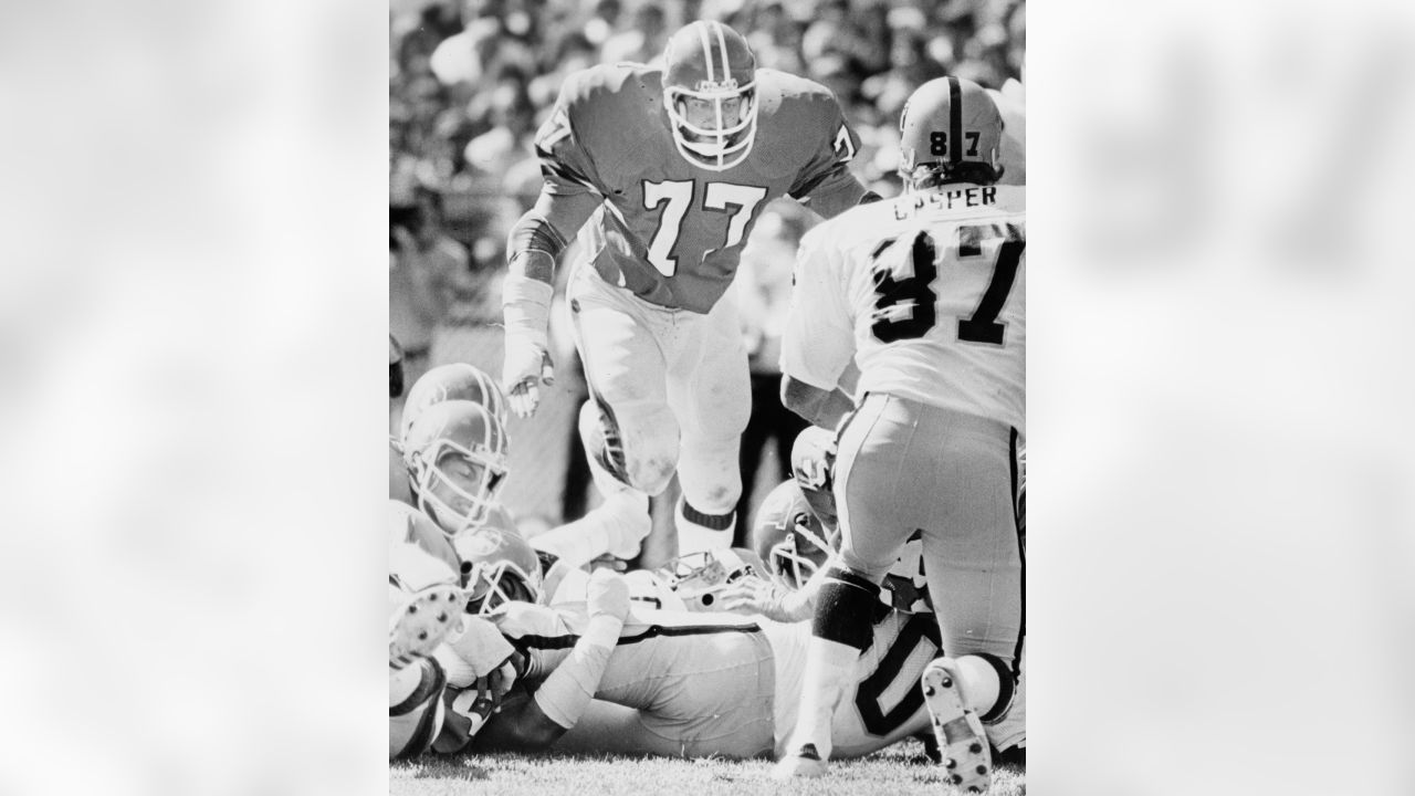 77 - Lyle Alzado  Raiders players, Oakland raiders football, Raiders  football