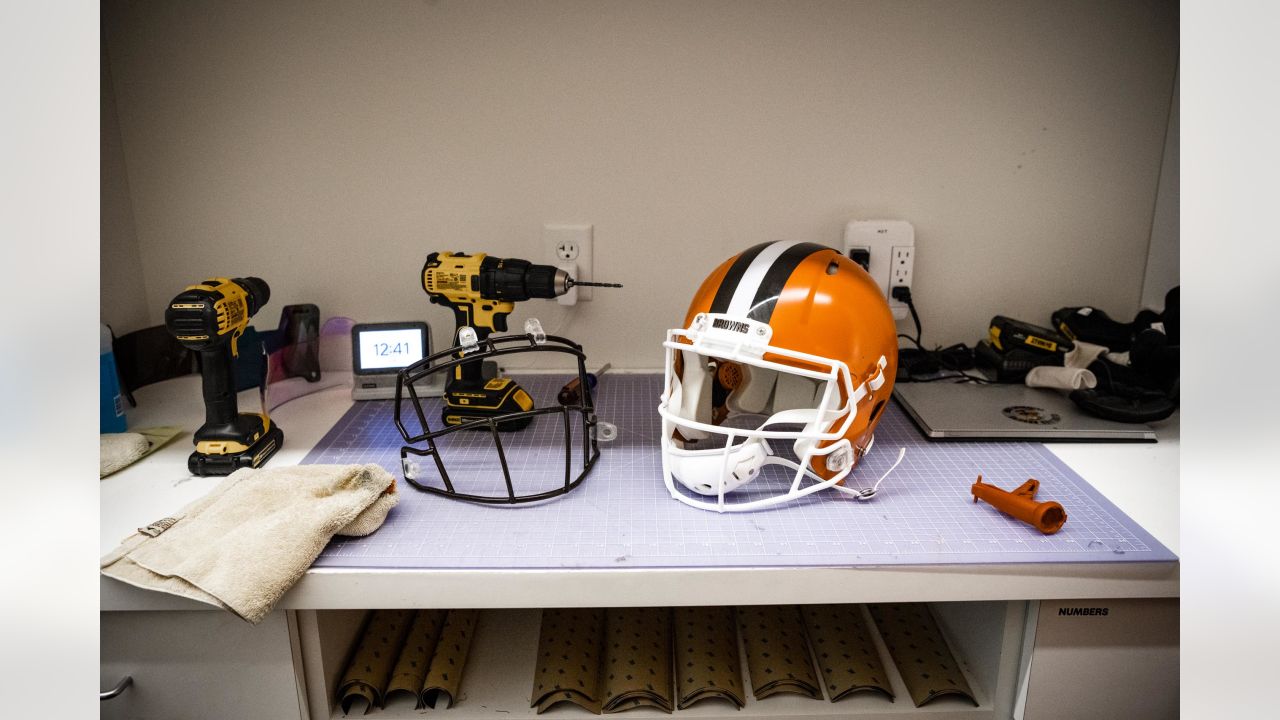 Browns show off their shiny white helmets for the first time