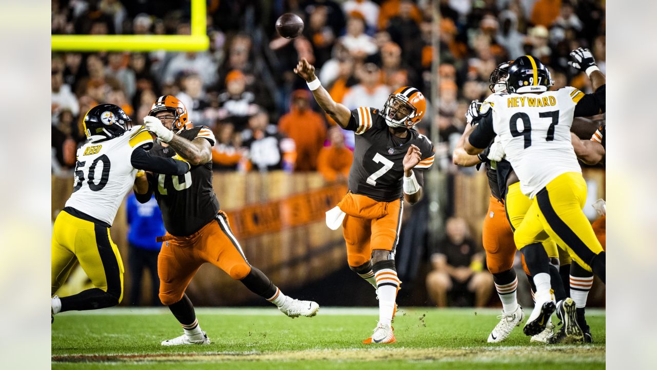 Jacob Phillips Cleveland Browns Game-Used #50 White Jersey vs. Pittsburgh  Steelers on January 3 2022