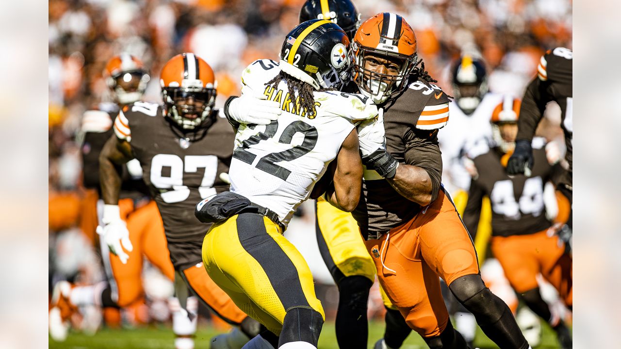 Browns' Jadeveon Clowney emotional in first game back in Houston