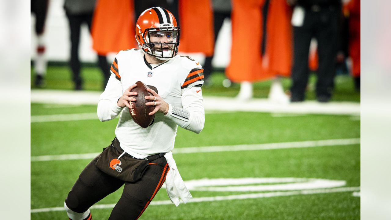 East Rutherford, New Jersey, USA. 16th Sep, 2019. Cleveland Browns  quarterback Baker Mayfield (6) in action during the NFL game between the  Cleveland Browns and the New York Jets at MetLife Stadium