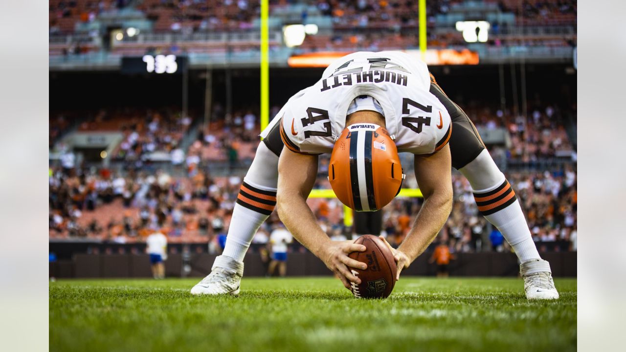 Browns long snapper Charley Hughlett agrees to four-year extension